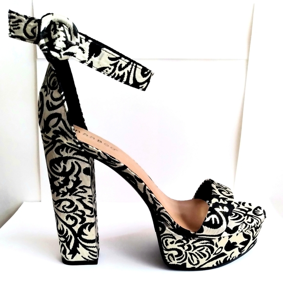 Talk 2 Me Block Heels - Picture 2 of 4